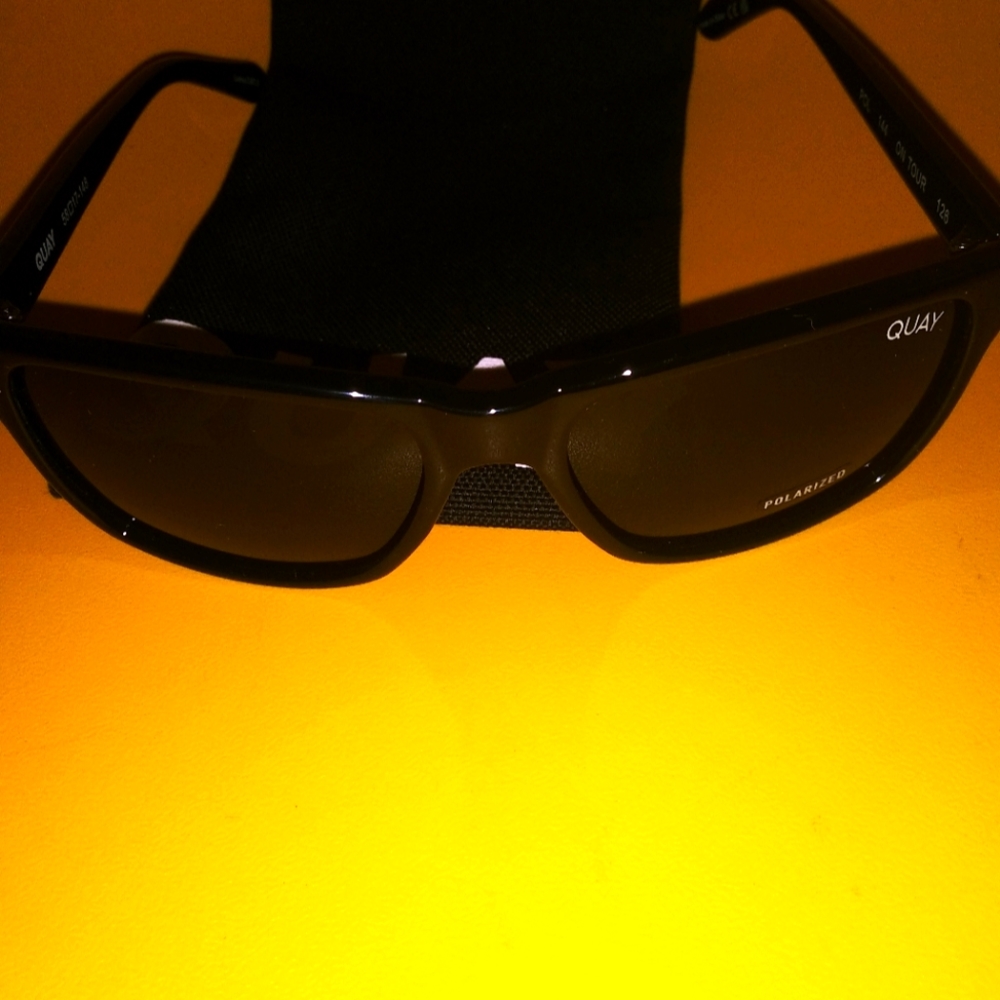 QUAY On Tour mens Polarized Sunglasses.